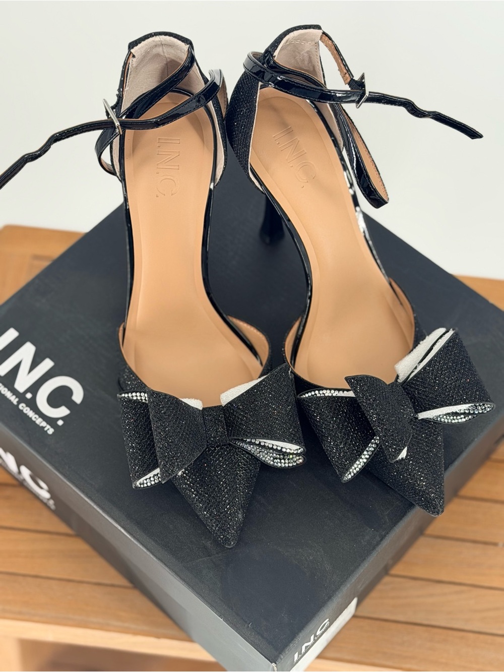 New INC International Concepts Black Bow Pointed-Toe Ankle-Strap Heels size 9.5